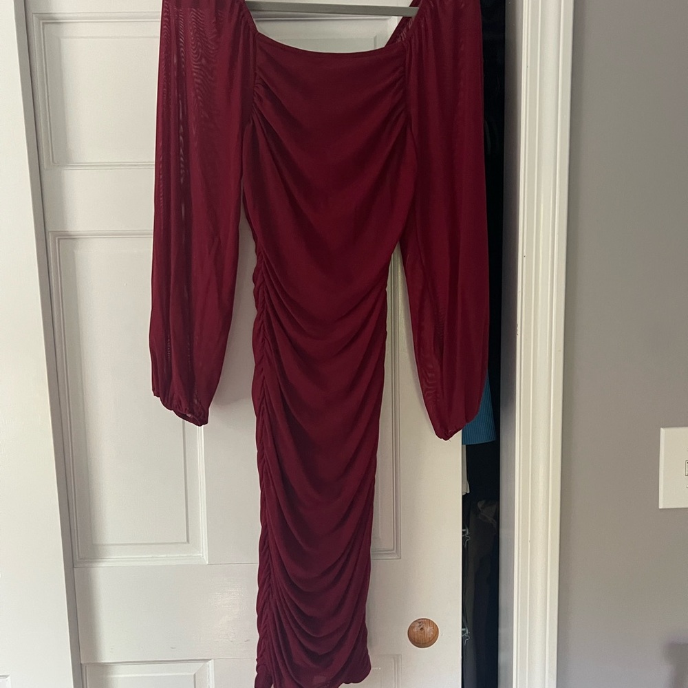 Elegant Burgundy Long Sleeve Dress